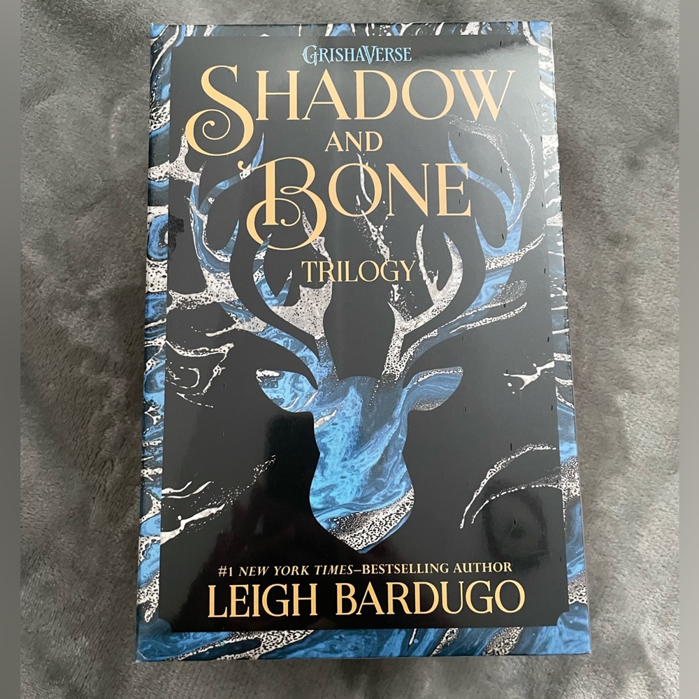 Shadow and Bone Trilogy Box Set By Leigh Bardugo